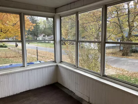 116 Avondale Ave, Jackson, MI 49203 photo 8