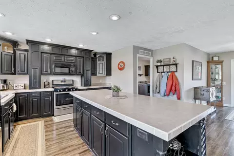76 4th St, Plainwell, MI 49080 photo 7