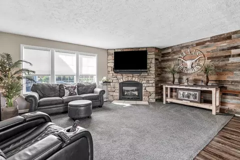 76 4th St, Plainwell, MI 49080 photo 9