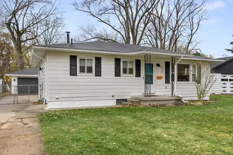 932 E Cross St, Ypsilanti, MI 48198