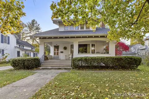 610 S Jefferson St, Hastings, MI 49058