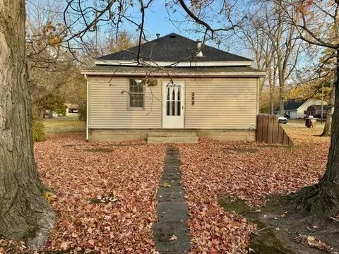 308 N Robinson St, Lyons, MI 48851 photo 3
