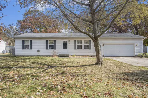 1332 Oaklea St, Muskegon, MI 49442