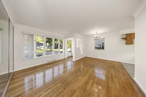23091 Ithaca St, Oak Park, MI 48237 photo 3