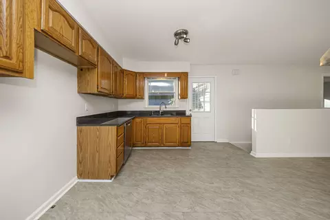 23091 Ithaca St, Oak Park, MI 48237 photo 10