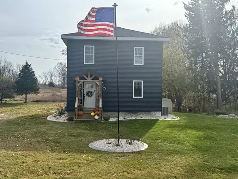 8551 Greenfield Hwy, Bellevue, MI 49021