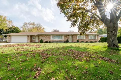 2145 Fairplain Ave, Benton Harbor, MI 49022