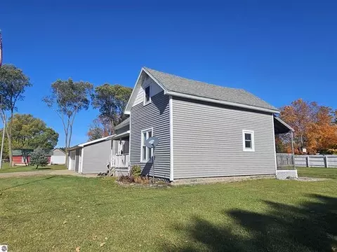 218 Boon St, Boon, MI 49618 photo 2
