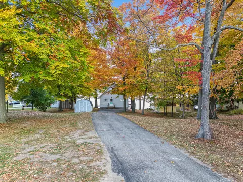 391 Dickerson Vw SW, Stanton, MI 48888 photo 40