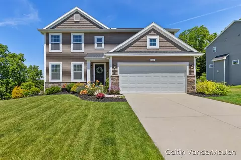 667 Sun Stone Dr SW, Byron Center, MI 49315