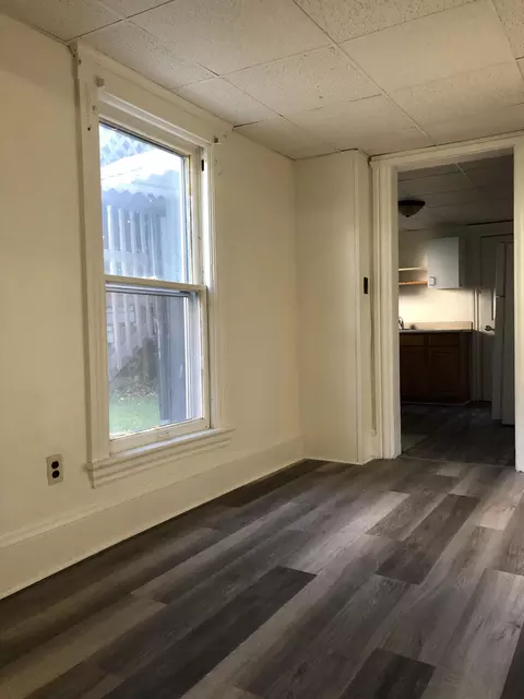525 E Trail St, Jackson, MI 49201 photo 8