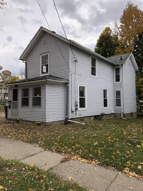 525 E Trail St, Jackson, MI 49201