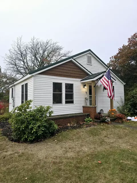 621 Walnut Ln, Union City, MI 49094