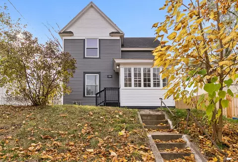 124 Carrier St NE, Grand Rapids, MI 49505
