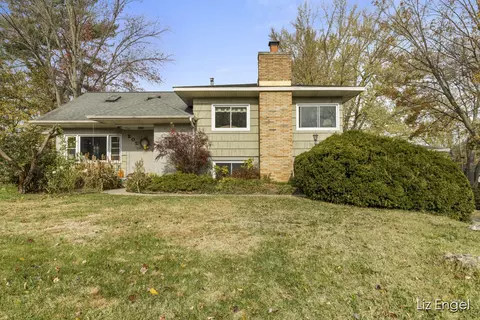 202 Reynolds St, Fennville, MI 49408