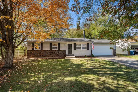 229 Fairfield Dr, Paw Paw, MI 49079