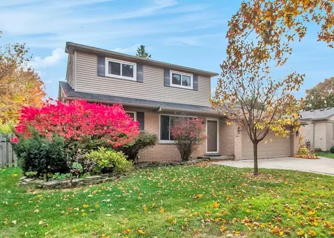 317 N Ely Dr N, Northville, MI 48167