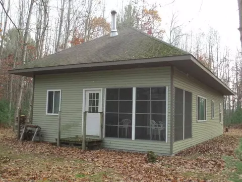6746 N Benson Rd, Fountain, MI 49410