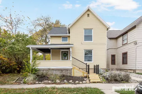 207 Page St NE, Grand Rapids, MI 49505