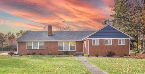 49 S Main St, Quincy, MI 49082