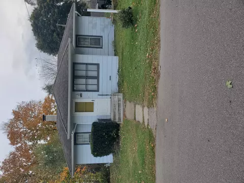 144 Harry Ave, Benton Harbor, MI 49022