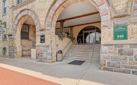 940 Monroe Ave NW #324, Grand Rapids, MI 49503