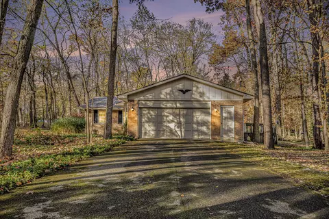 7215 Thornapple Park Dr SE, Grand Rapids, MI 49546
