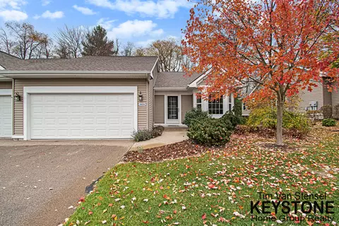 4414 Sun Drop Dr, Comstock Park, MI 49321