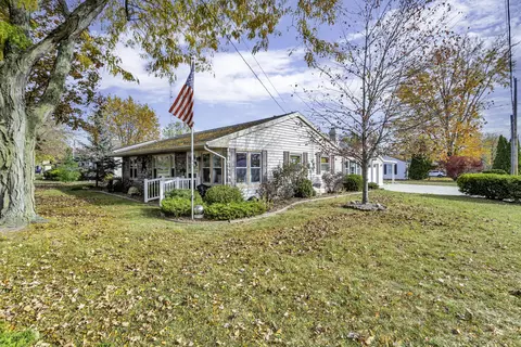 3203 Hoyer Rd, Jackson, MI 49201 photo 2