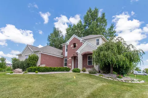 22381 Lujon Dr, Northville, MI 48167