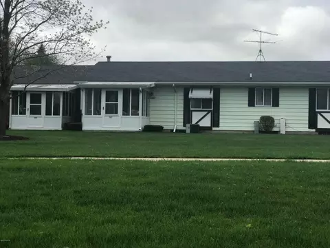 5662 Leisure South Dr SE #3, Kentwood, MI 49548