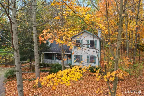 7173 Lakeview Ter, South Haven, MI 49090