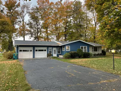 28981 E Fawn River Rd, Sturgis, MI 49091