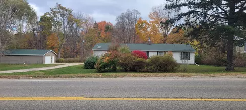 2605 Blue Star Hwy, Fennville, MI 49408