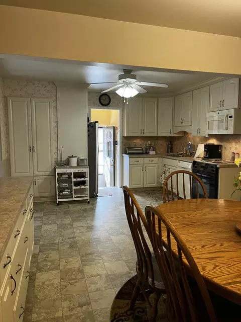 25760 Thomas Dr, Warren, MI 48091 photo 13