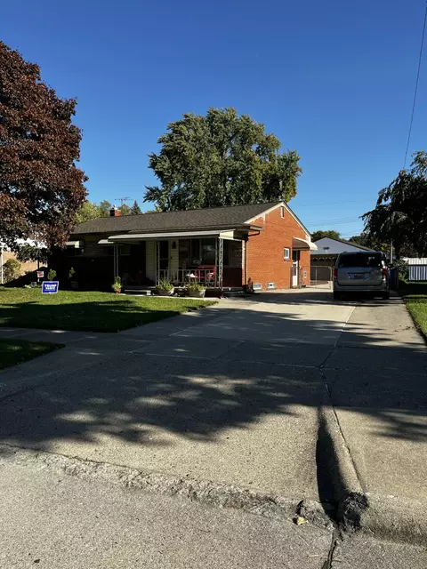 25760 Thomas Dr, Warren, MI 48091 photo 2