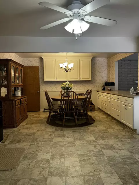 25760 Thomas Dr, Warren, MI 48091 photo 12