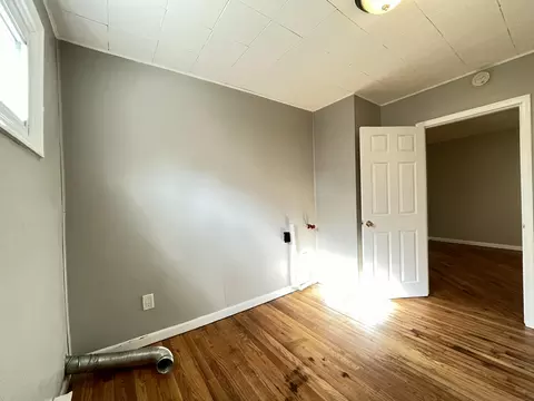 4328 Edmund St, Wayne, MI 48184 photo 9