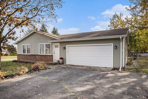 1529 Woodland Dr, Portage, MI 49024