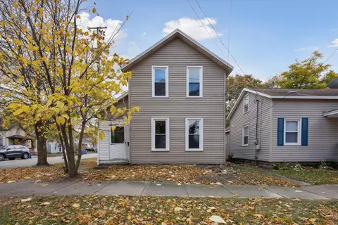 838 Veto St NW, Grand Rapids, MI 49504