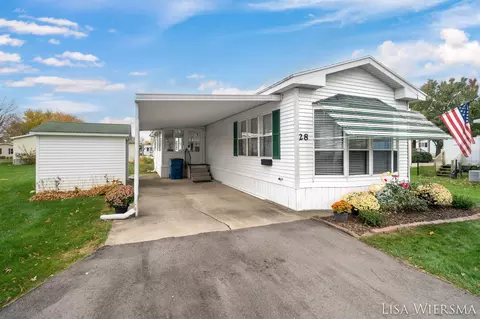 155 E 48th St #28, Holland, MI 49423