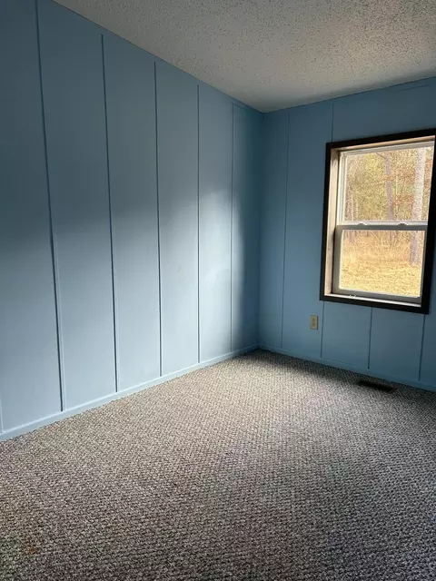 Bedroom - 1040 E 92nd St, Bitely, MI 49309 photo 3 of 5