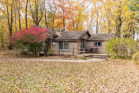 53984 84th Ave, Decatur, MI 49045