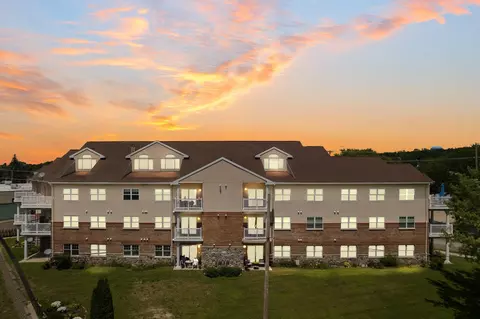 301 N Lake St #101, Cadillac, MI 49601