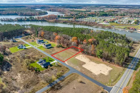 7911 Sandy Ln, Stanwood, MI 49346