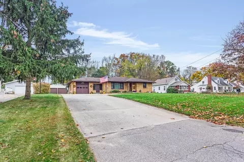 1614 Richmond St NW, Grand Rapids, MI 49504