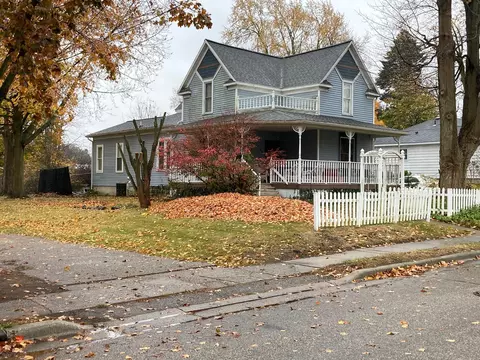 50 Madison St, Coopersville, MI 49404