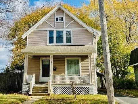 103 Sibben St, Manistee, MI 49660
