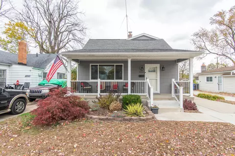 8244 Fenton St, Dearborn Heights, MI 48127