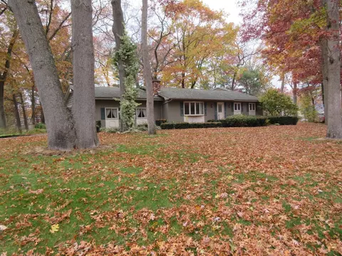 14876 Cross Ln, Spring Lake, MI 49456